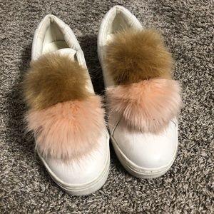 Puff pom pom shoes